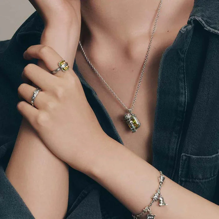 hirono necklace post