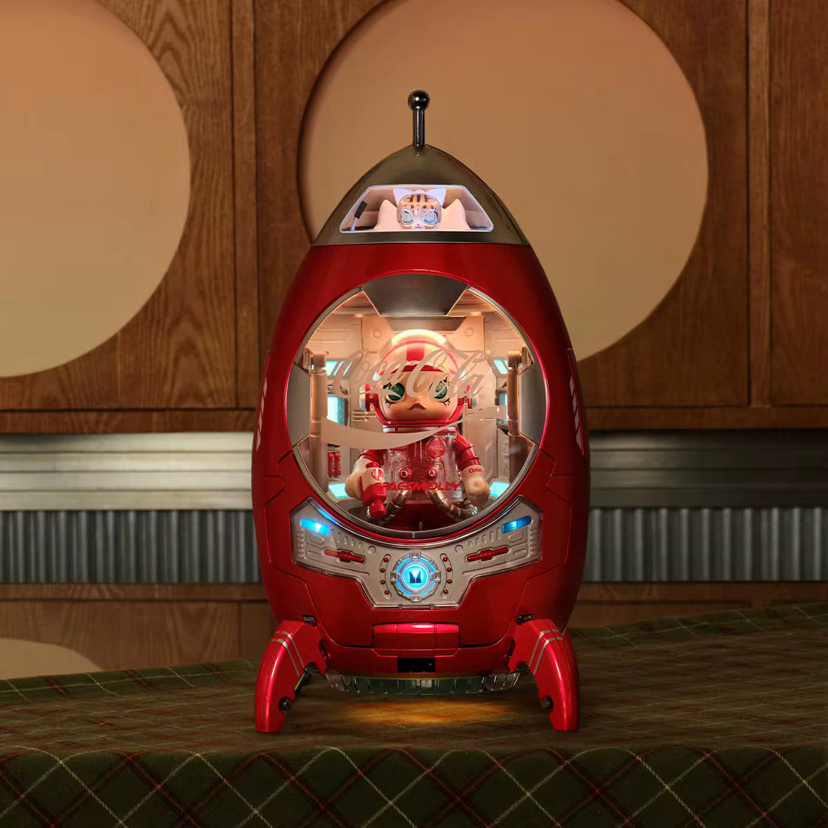 MEGA SPACE MOLLY Iconic Coca-Cola-Rocket