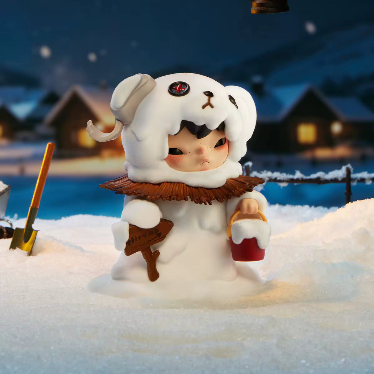 Hirono Snowman Figurine
