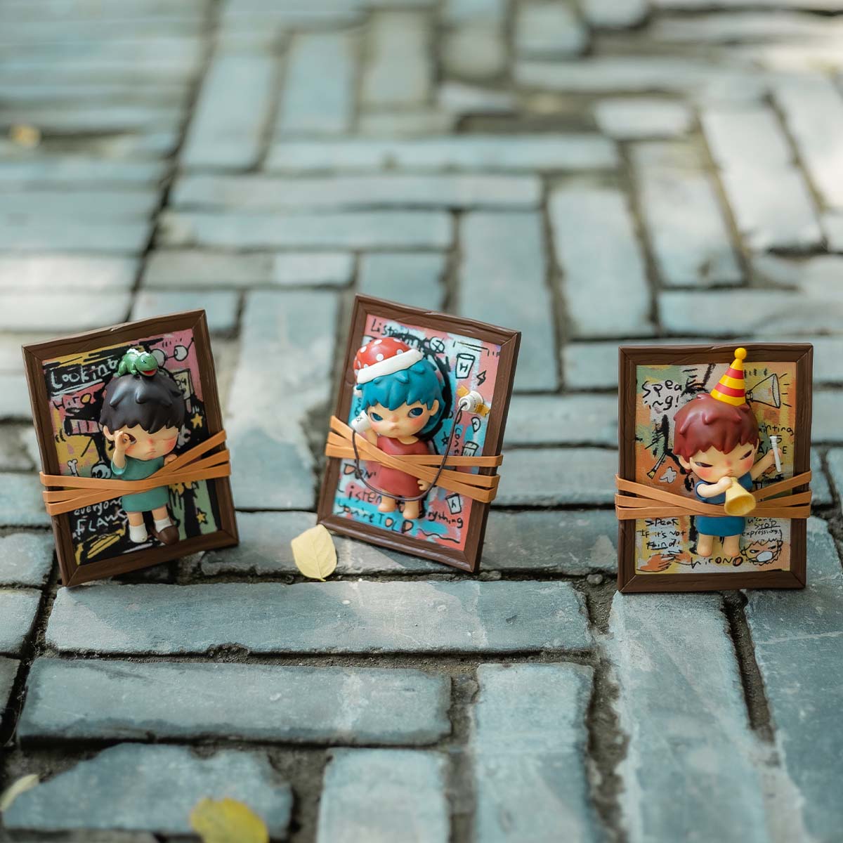 Hirono Listening; Saying; Seeing Figure Set