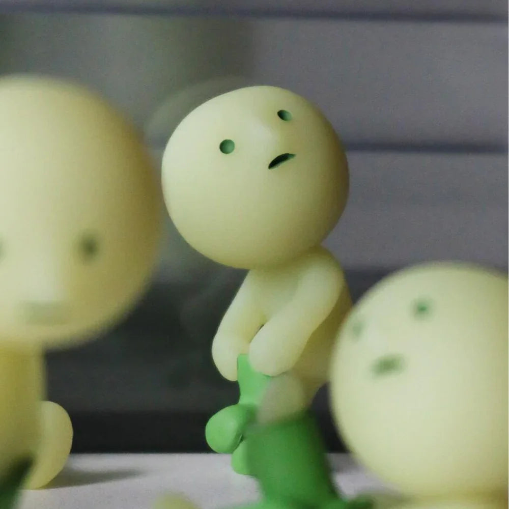 Dreams USA Smiski Glow in The Dark Figure Series 1 Random Style 1 Pack