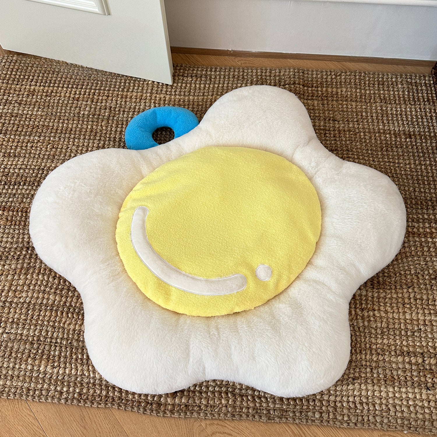 Sunny Side Up Cat Pillow Beds with Crinkle Paper