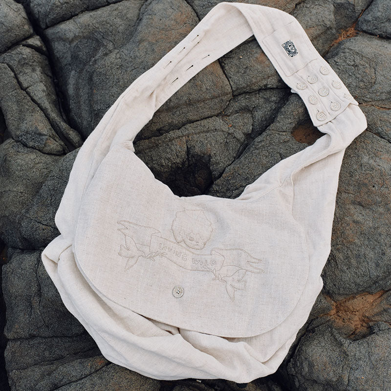 Hirono Living Wild – Sea Polar Song White Cotton-Linen Hobo Bag