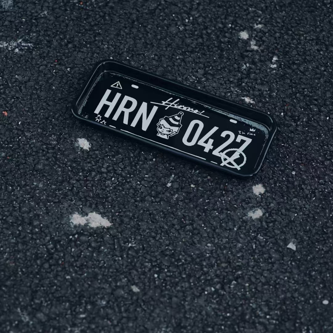 HIRONO Living Wild License Plate Display Tray