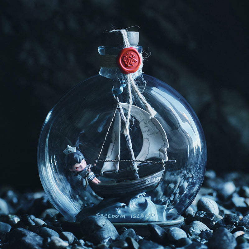 POP MART Hirono Freedom Island Drift Bottle Ornament