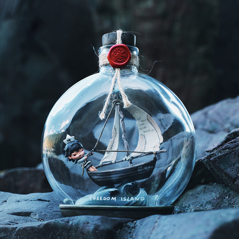POP MART Hirono Freedom Island Drift Bottle Ornament