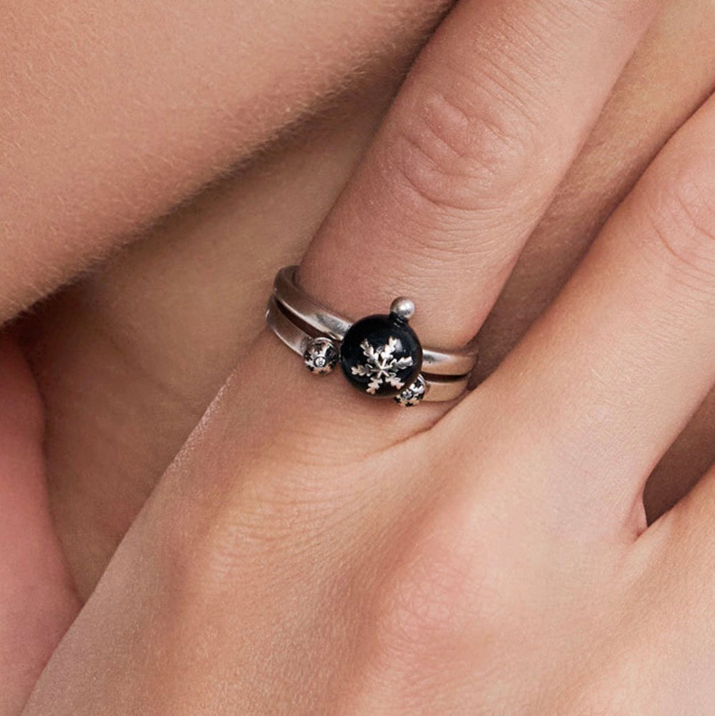 SKULLPANDA Unfading LIGHT Black Agate Snowflake Ring