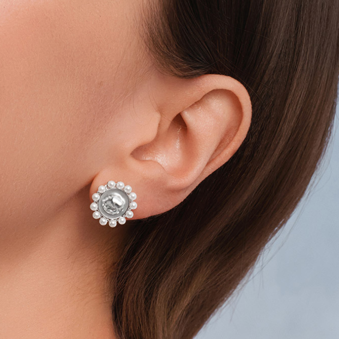 POPOP Dimoo Cloud Song Shell Pearl Earrings