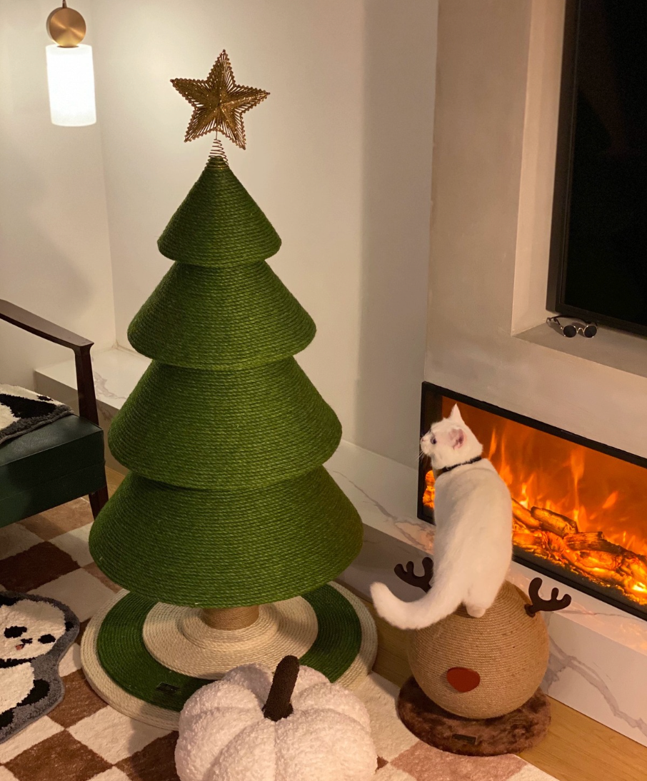 Christmas Pine Cat Tree & Scratcher by Vetreska