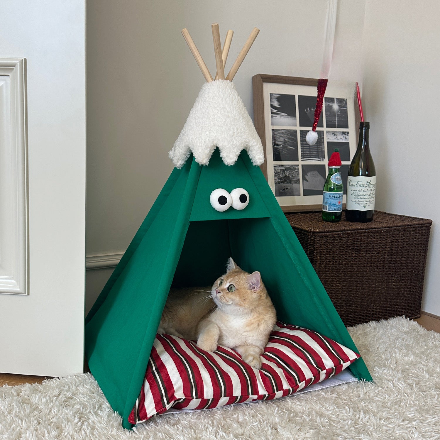 A Cozy Haven: Christmas Tri-column Cat & Dog Canvas Tents& Beds