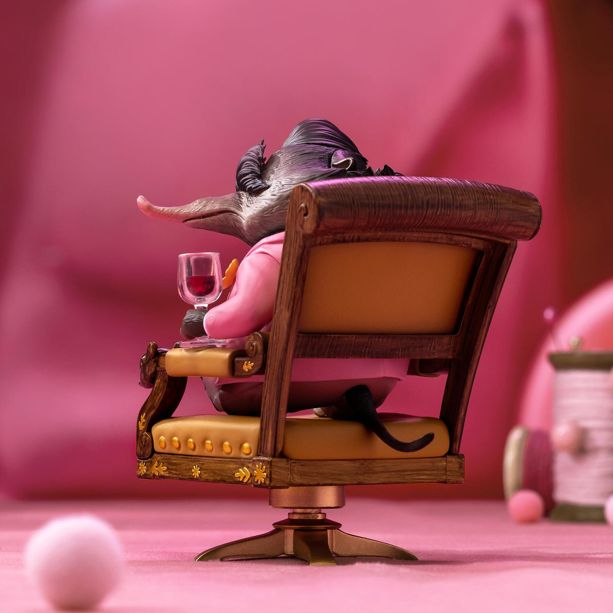 GONG Zootopia 2 Mr. Big pink suit action figure detail