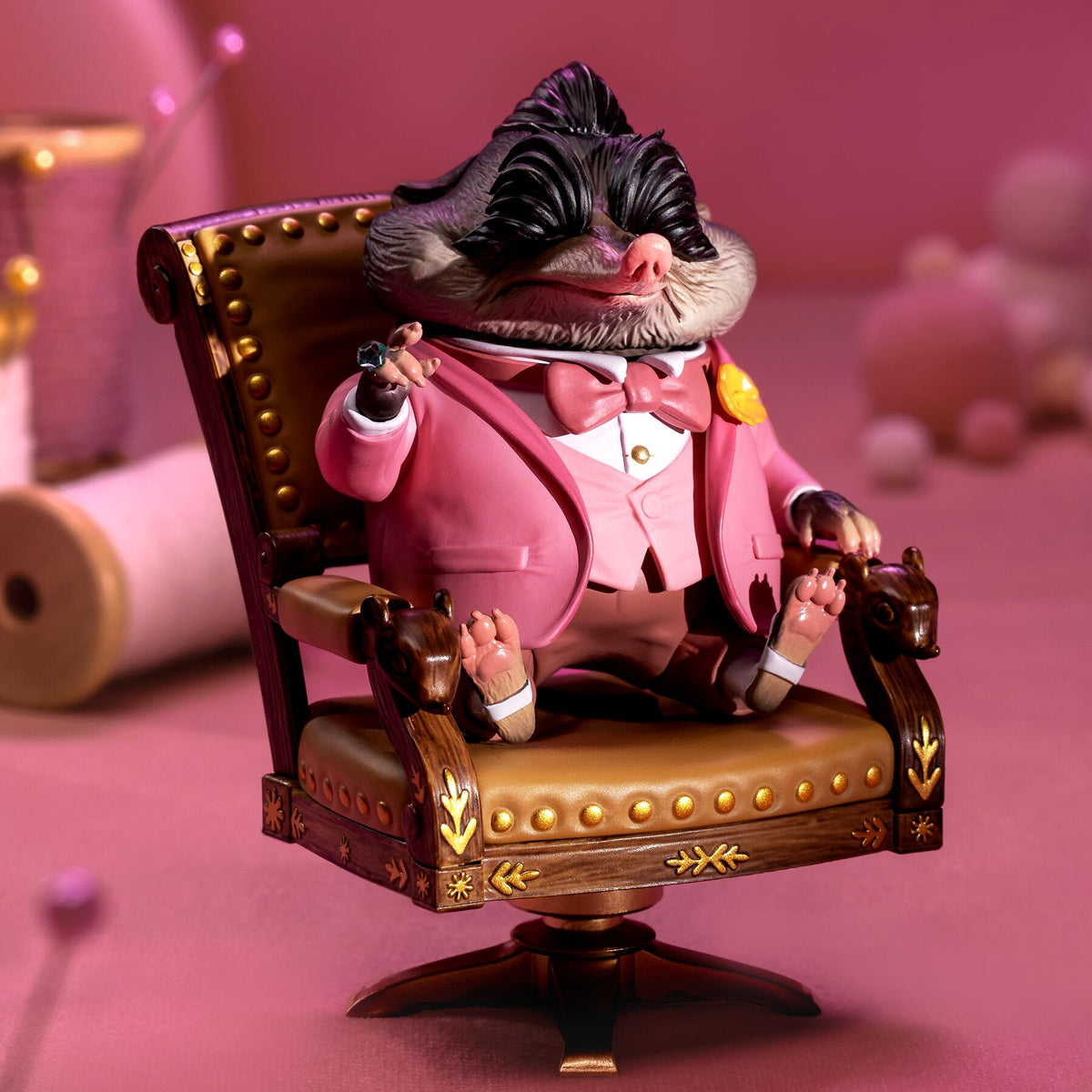 GONG Zootopia 2 Mr. Big pink suit action figure detail