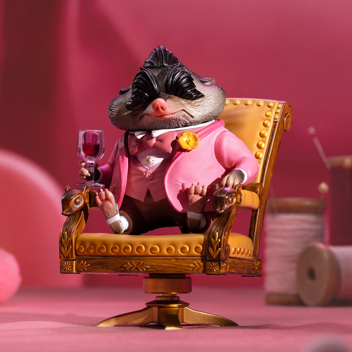 GONG Zootopia 2 Mr. Big pink suit action figure seated with a wine glass